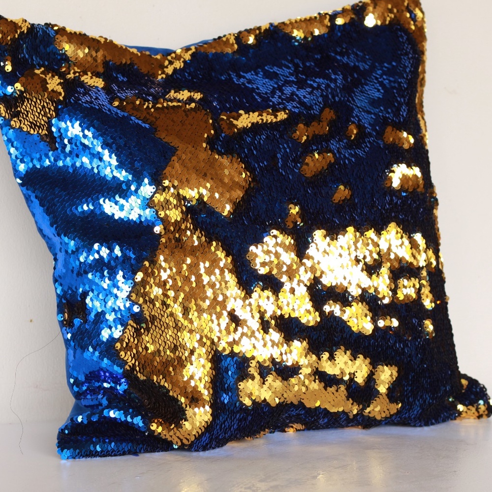 Mermaid sequin pillow 16''
